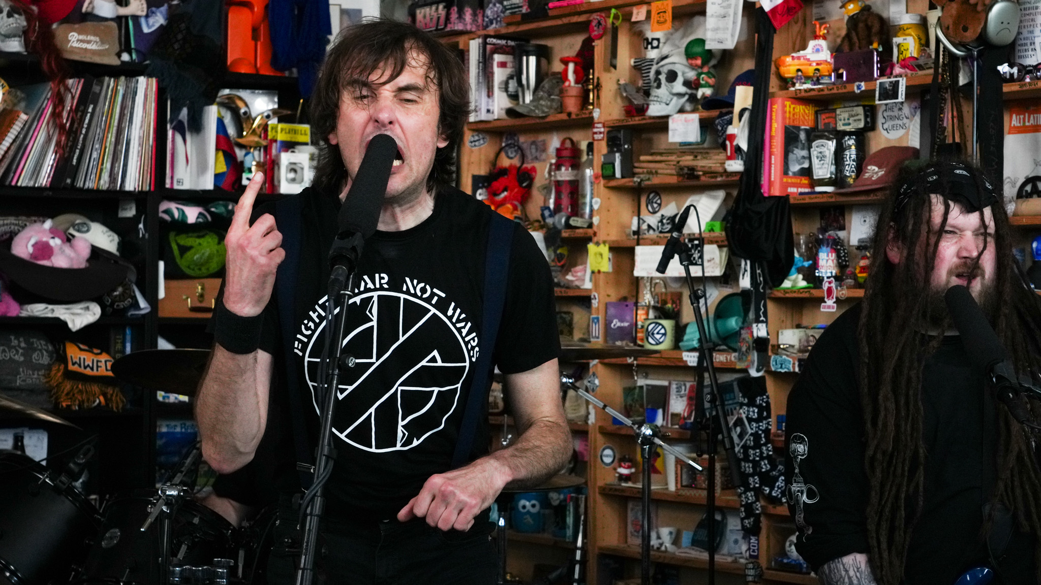 Napalm Death leva o grindcore ao Tiny Desk da NPR