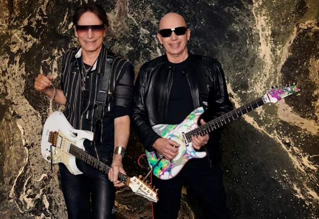 Joe Satriani e Steve Vai anunciam primeiro álbum do SATCHVAI