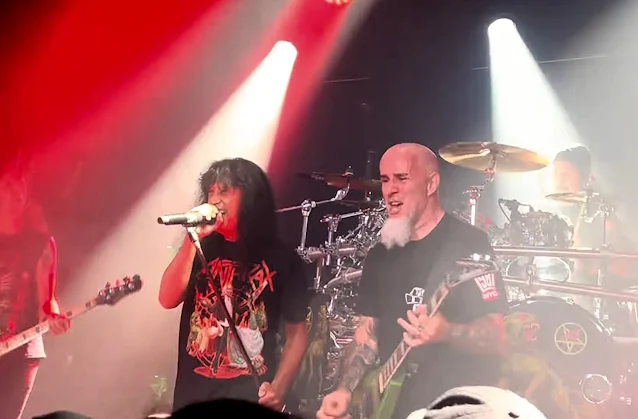 Anthrax toca ‘Clobberin’ Time’ do Sick Of It All e estreia músicas em show no Saint Vitus