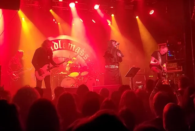 Candlemass mantém show em Londres com vocalistas convidados após internação de Johan Längqvist