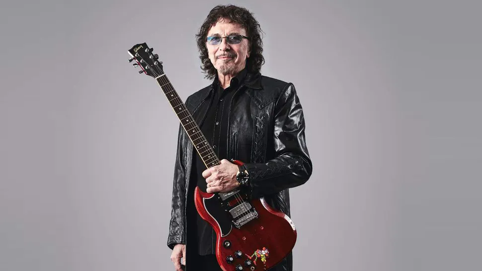 Tony Iommi lança From the Dark, seu primeiro álbum solo em 21 anos