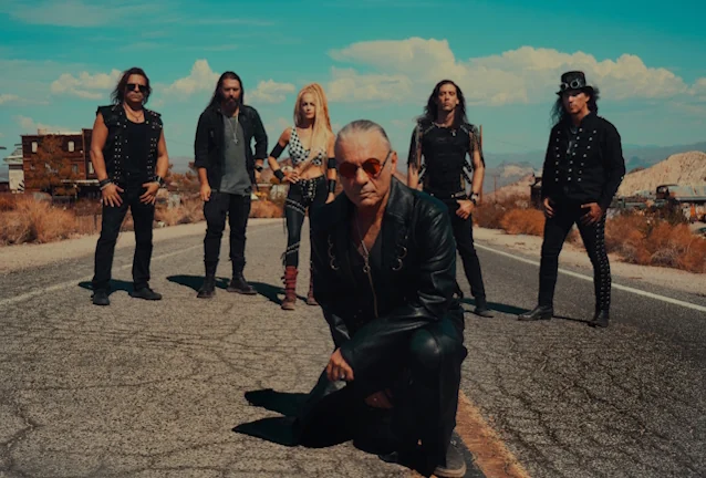 Bruce Dickinson anuncia turnê solo PsychoGod e confirma material inédito para 2027